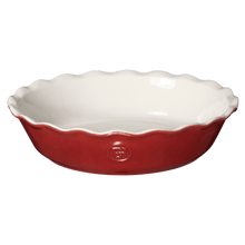 Emile Henry USA Modern Classics Pie Dish Modern Classics Pie Dish Ovenware Emile Henry = Rouge Product Image 3