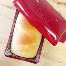 Emile Henry USA Bread Loaf Baker Bread Loaf Baker Bakeware Emile Henry = Burgundy  Product Image 3